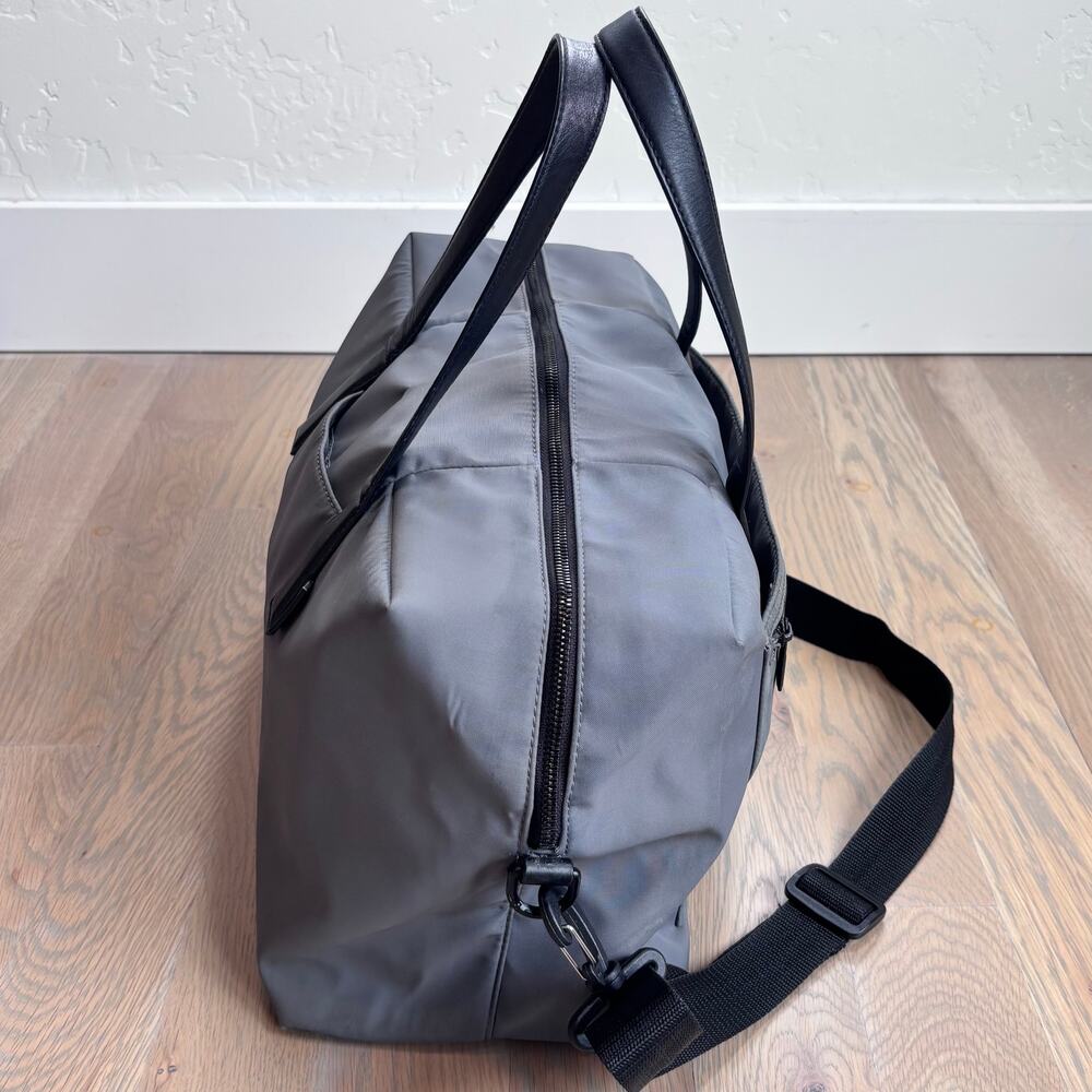 Away Everywhere Weekender Duffle Bag Luggage Gray Nylon Black Leather - Picture 3 of 15